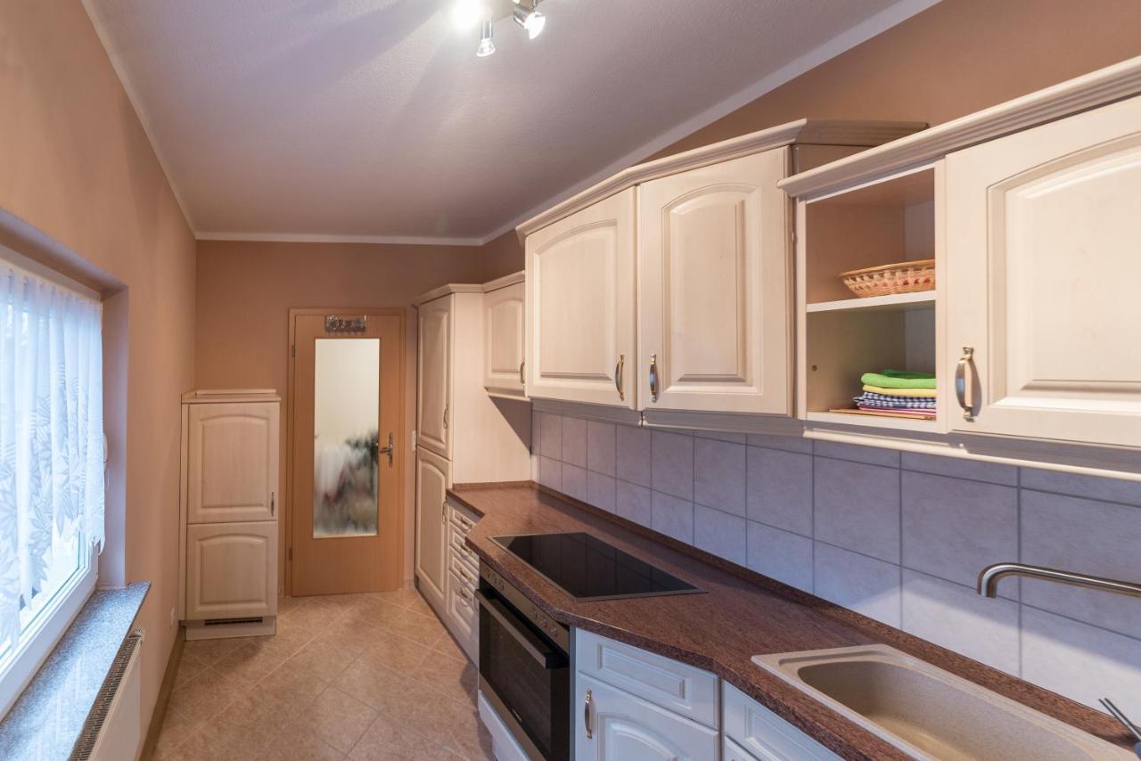 Ferienwohnung Lodig Gross Sarchen Exteriör bild